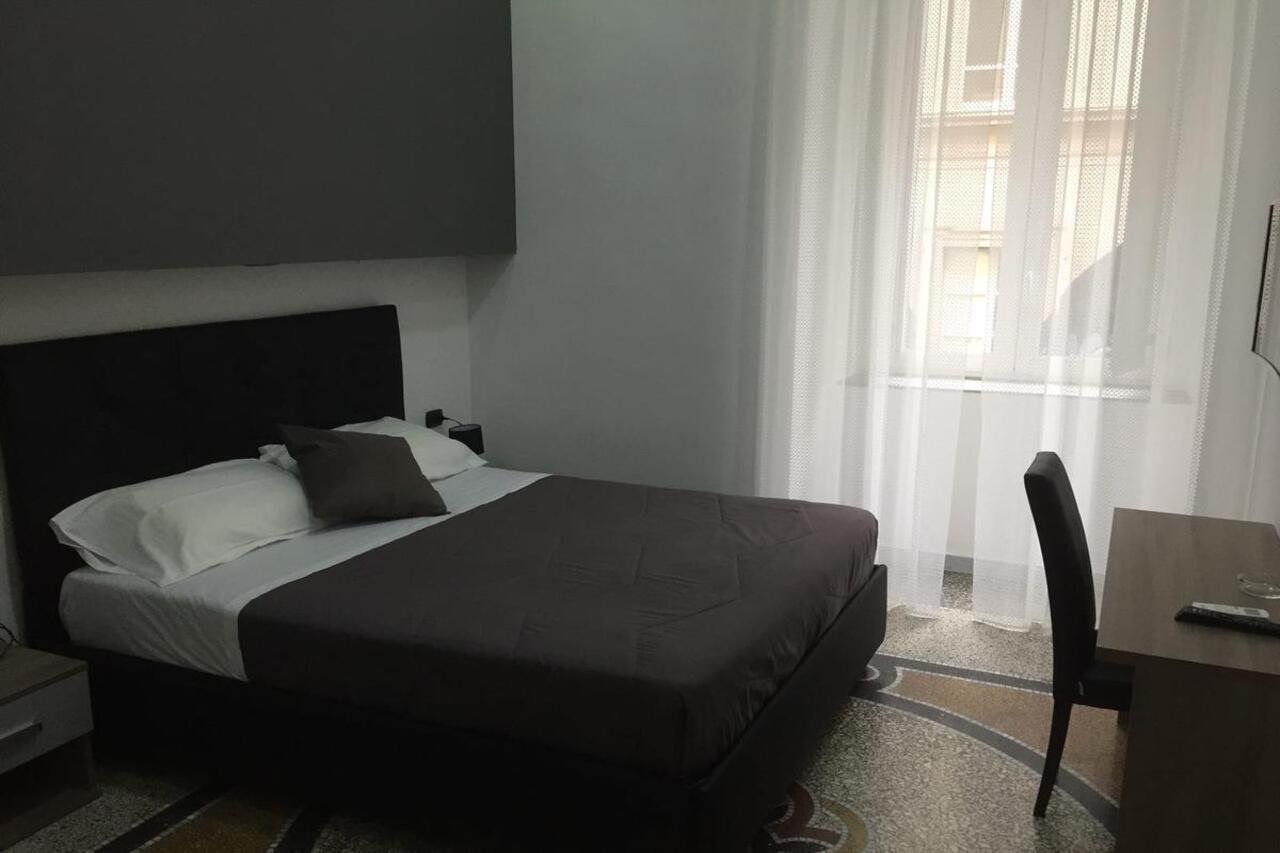 Mb95 - Mezzocannone Luxurious Bed&Breakfast 나폴리 외부 사진