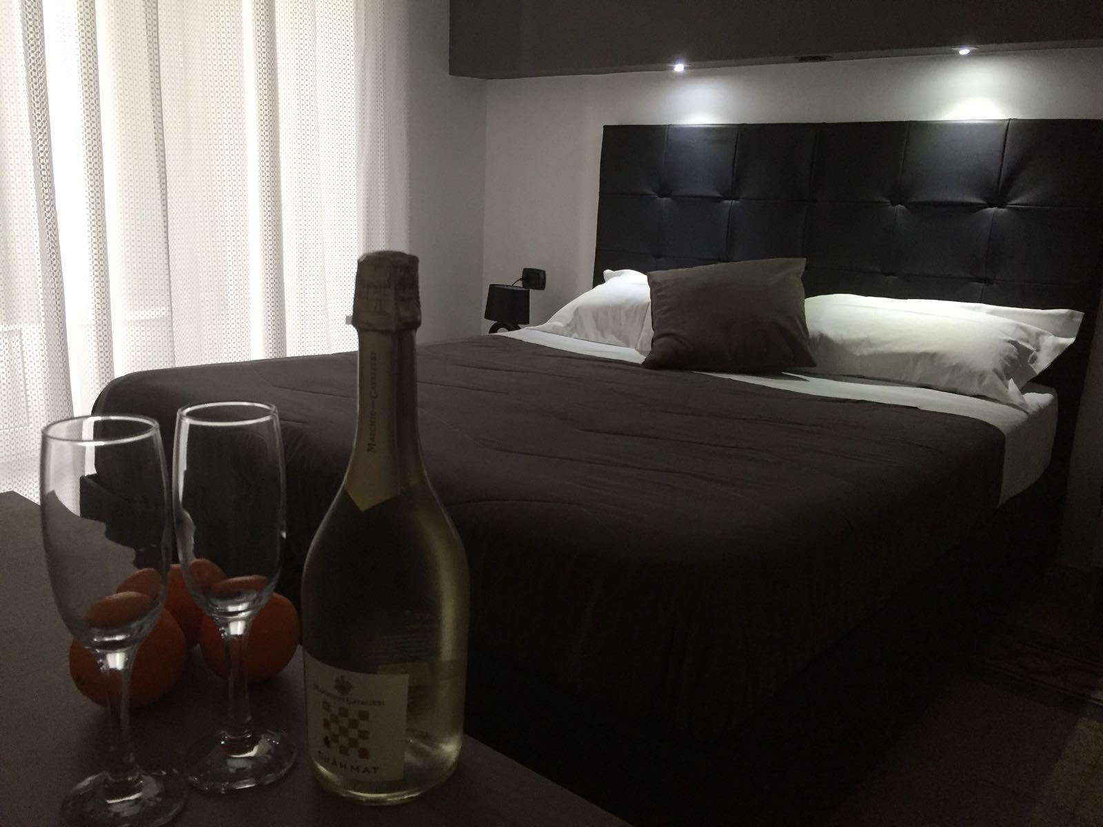 Mb95 - Mezzocannone Luxurious Bed&Breakfast 나폴리 외부 사진