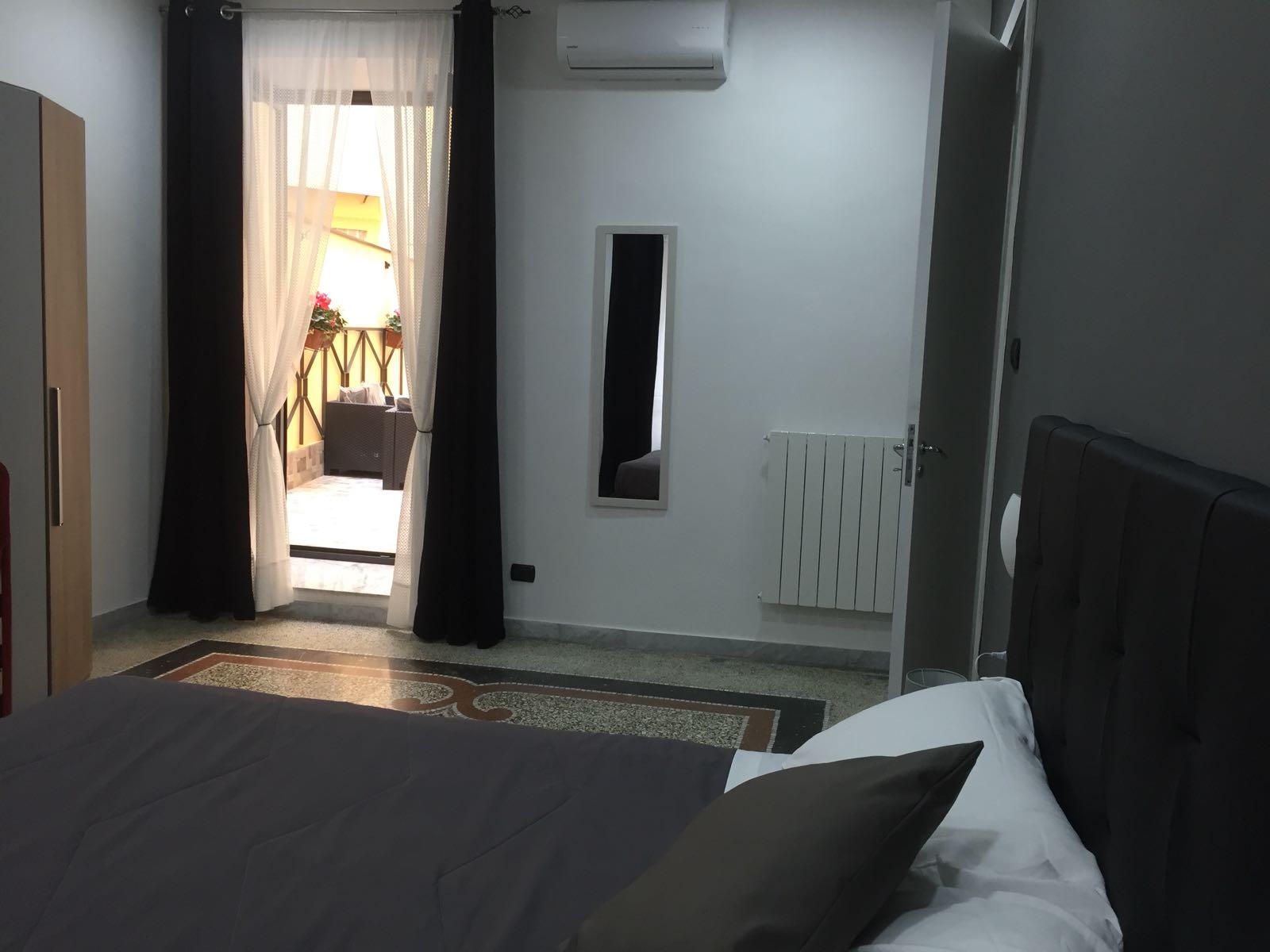 Mb95 - Mezzocannone Luxurious Bed&Breakfast 나폴리 외부 사진