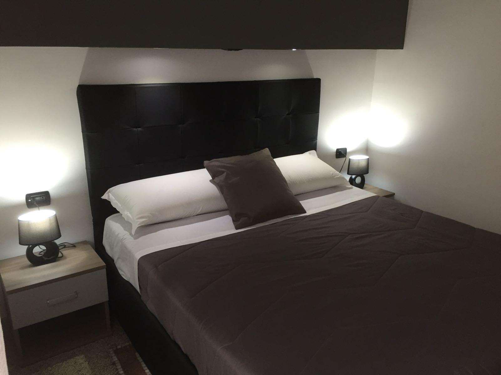 Mb95 - Mezzocannone Luxurious Bed&Breakfast 나폴리 외부 사진