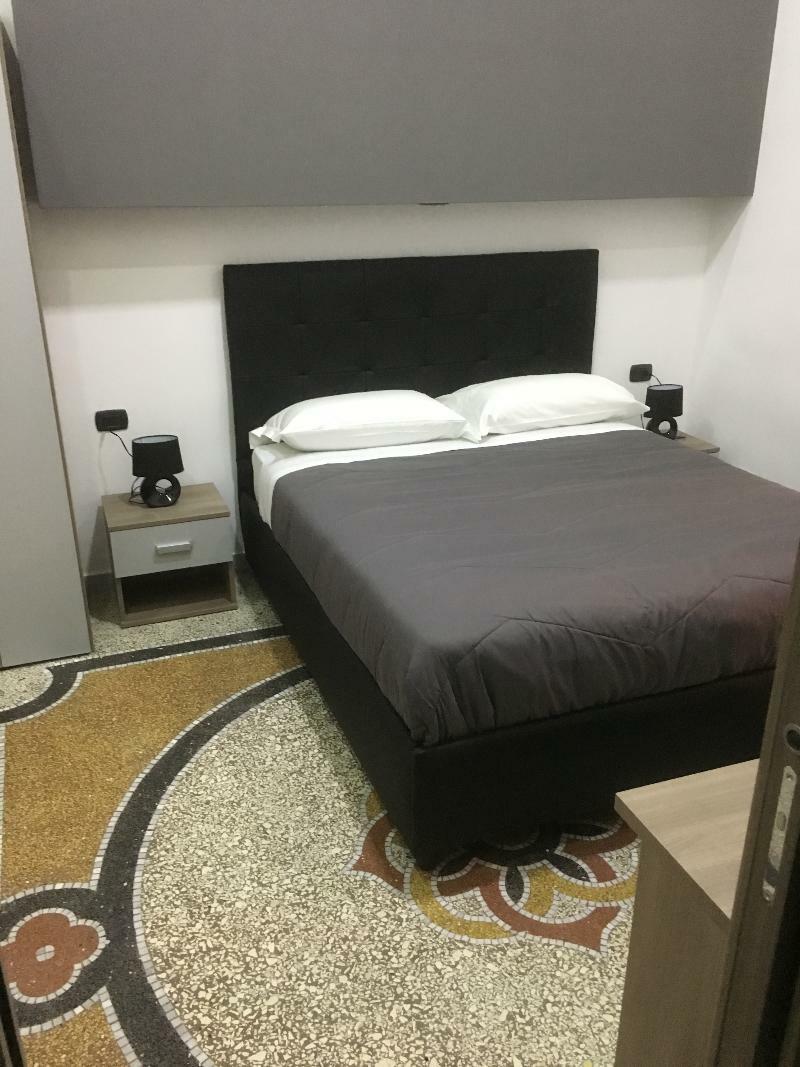 Mb95 - Mezzocannone Luxurious Bed&Breakfast 나폴리 외부 사진