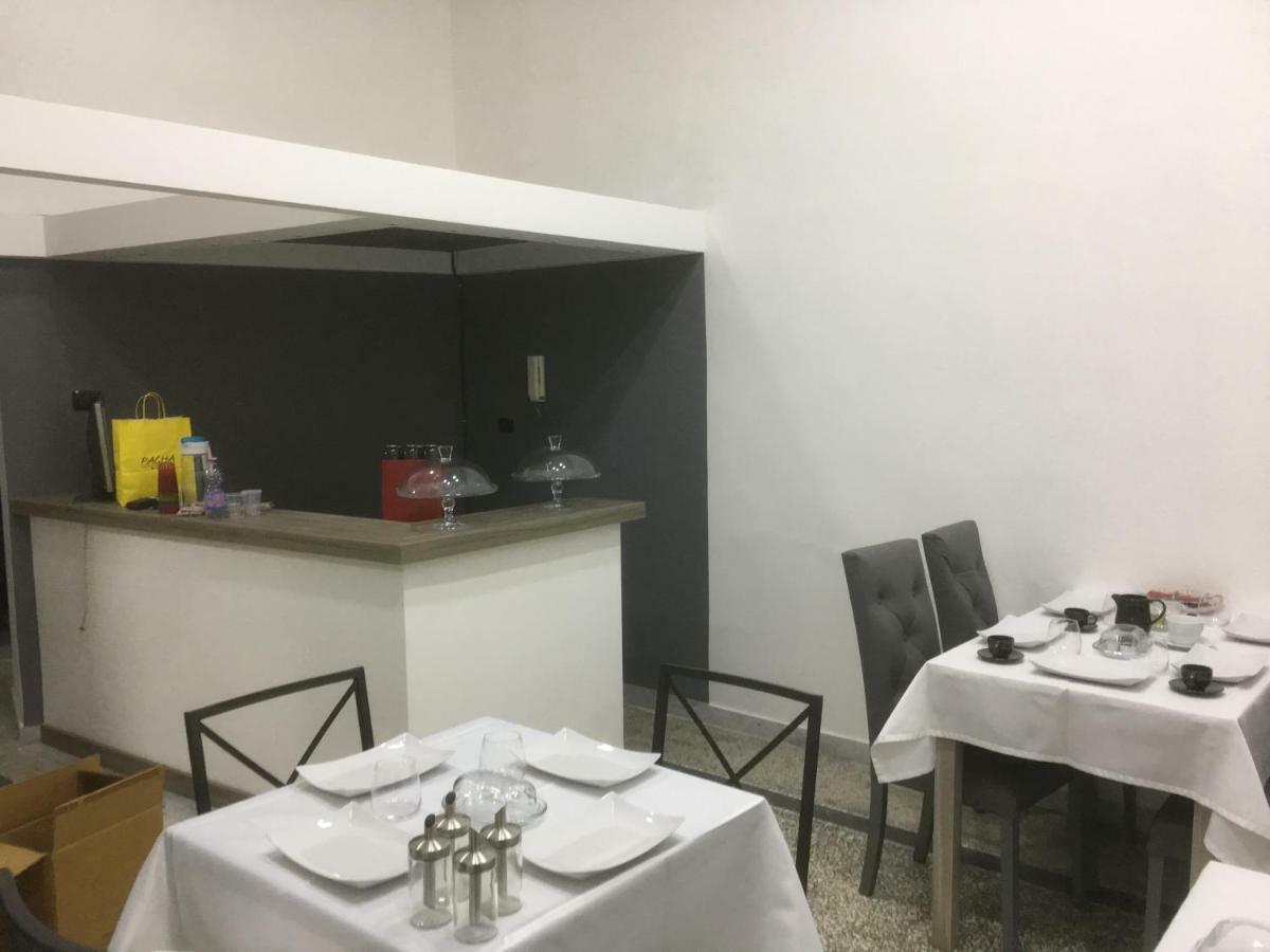 Mb95 - Mezzocannone Luxurious Bed&Breakfast 나폴리 외부 사진