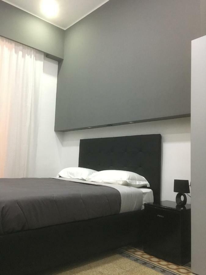 Mb95 - Mezzocannone Luxurious Bed&Breakfast 나폴리 외부 사진