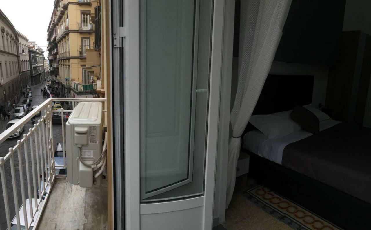 Mb95 - Mezzocannone Luxurious Bed&Breakfast 나폴리 외부 사진