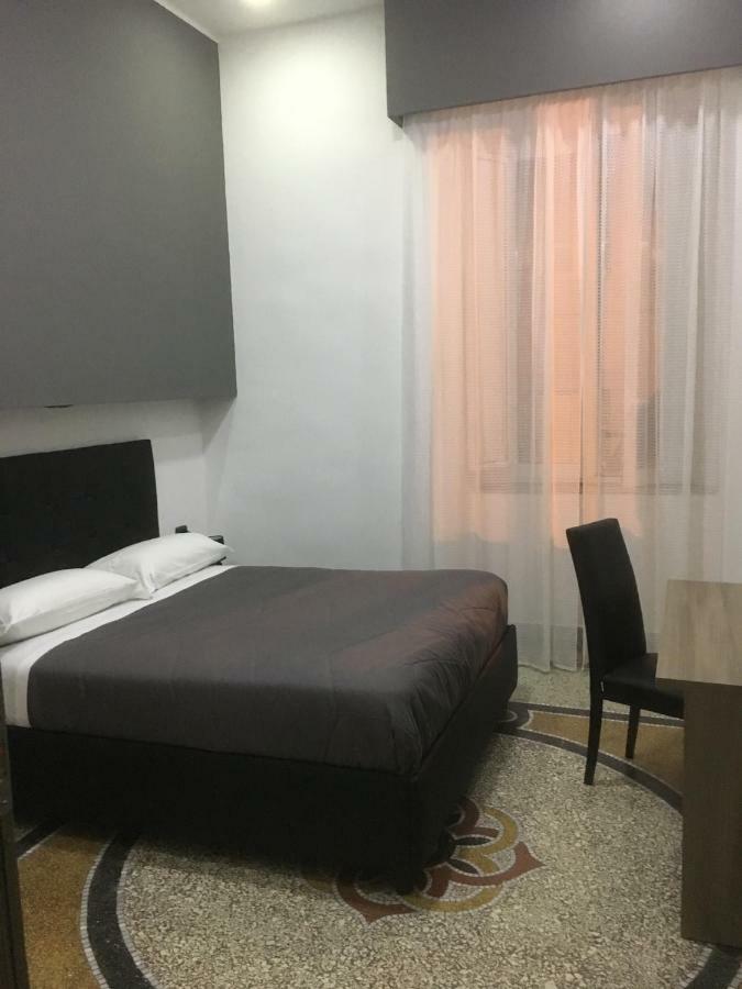 Mb95 - Mezzocannone Luxurious Bed&Breakfast 나폴리 외부 사진