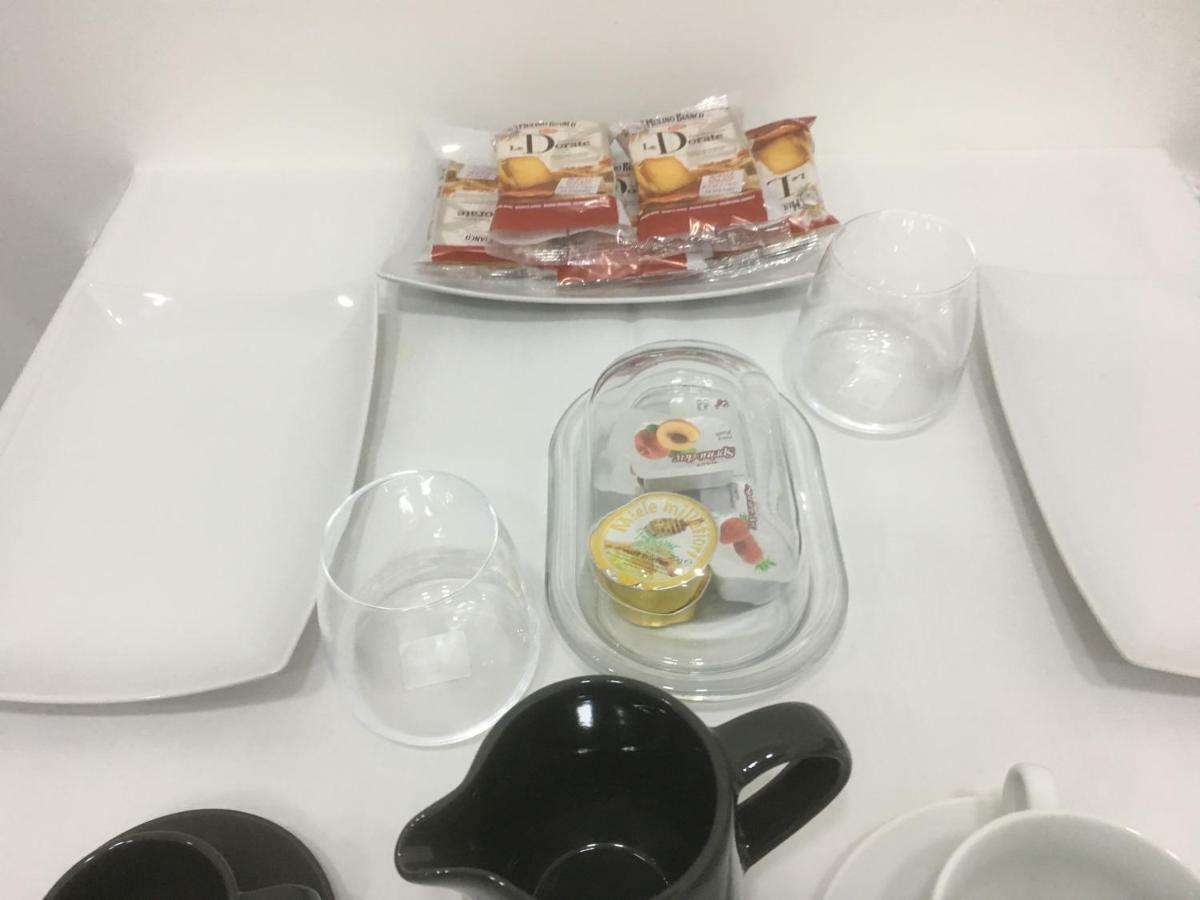 Mb95 - Mezzocannone Luxurious Bed&Breakfast 나폴리 외부 사진